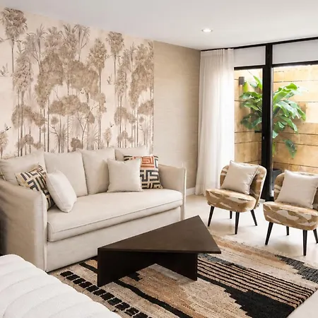 Luxury Modern With Private Pool And Rooftop Terrace