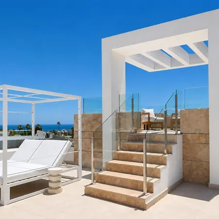 Luxury Modern With Private Pool And Rooftop Terrace Villa *