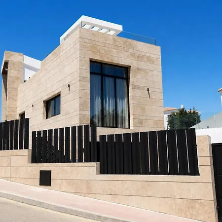 Luxury Modern With Private Pool And Rooftop Terrace *